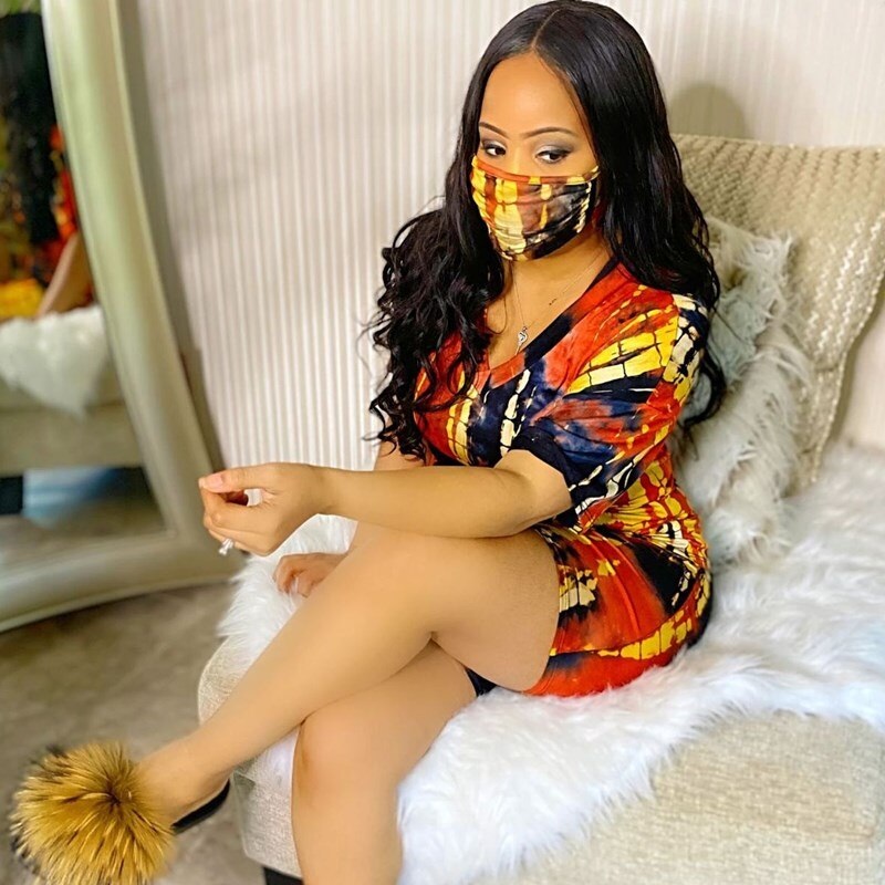 Printed Short Sleeve T-shirt Shorts Masks Suit Three Pieces Sporty Outfit - Image 2