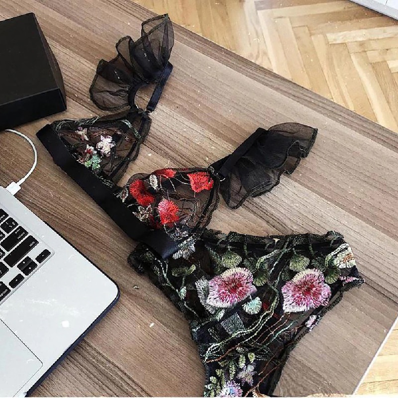 Embroidery Floral Lace Bra And Panty Set - Image 5