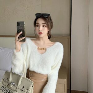 Casual V-Neck Chain Knit Long Sleeved Loose Short Sweater