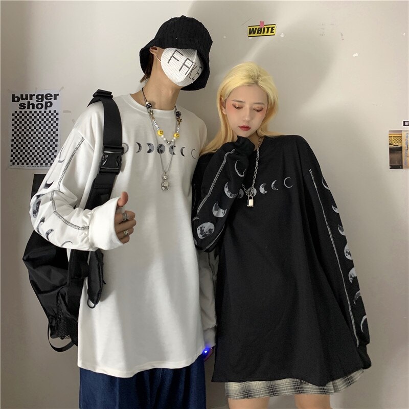 Retro Moon Print Loose O-Neck Long Sleeves T-Shirt
