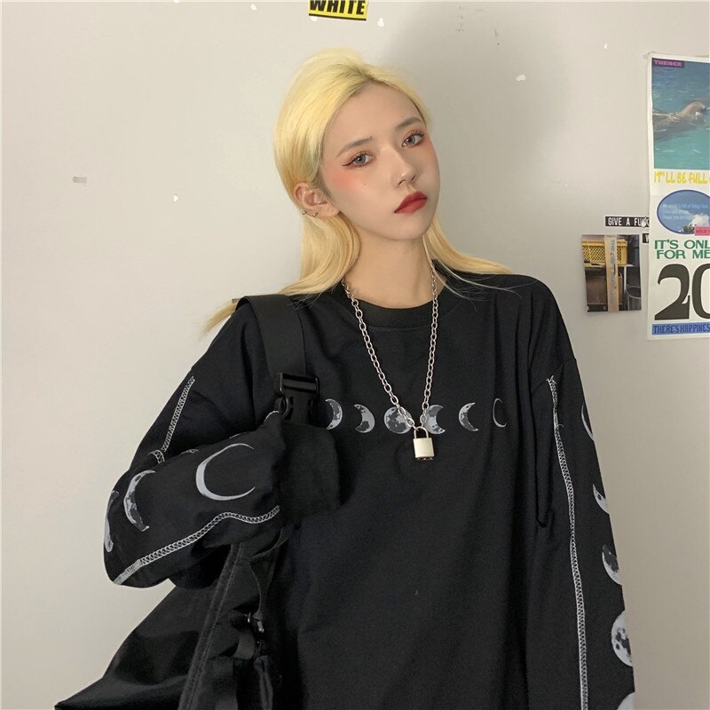 Retro Moon Print Loose O-Neck Long Sleeves T-Shirt - Image 6