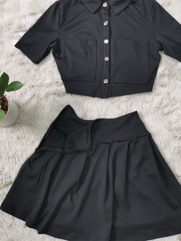Pure Color Button Up Crop Top And Pleated Skirt Set - Image 5