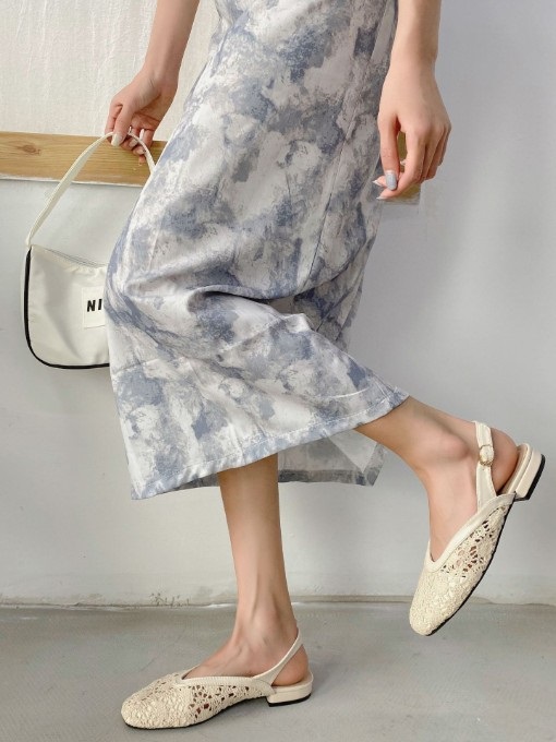 Fashion Round Closed Toe Hollow Out Flats - Image 2