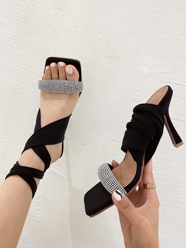 New Square Toe Rhinestone Roman Style Sandals - Image 3