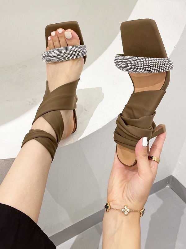 New Square Toe Rhinestone Roman Style Sandals - Image 8