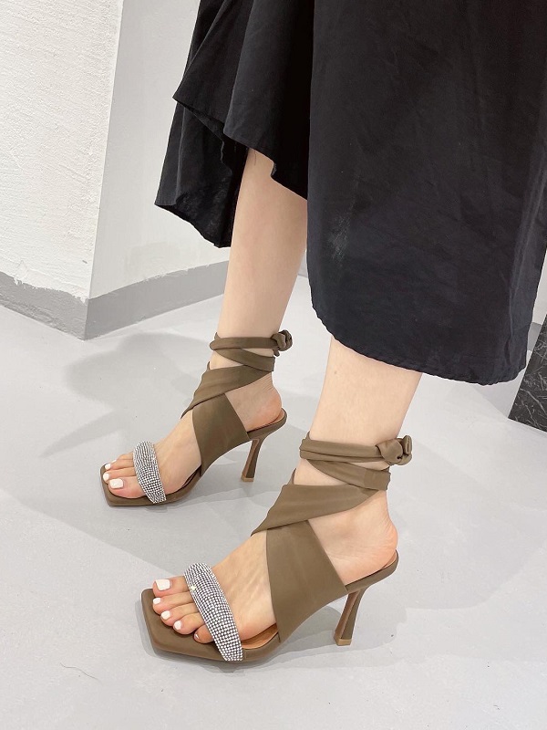 New Square Toe Rhinestone Roman Style Sandals - Image 10