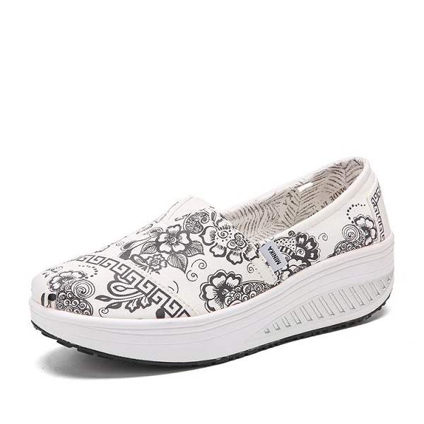 Flowers Printed Pattern Comfortable Rocker Sole Walking Shoes - Image 3