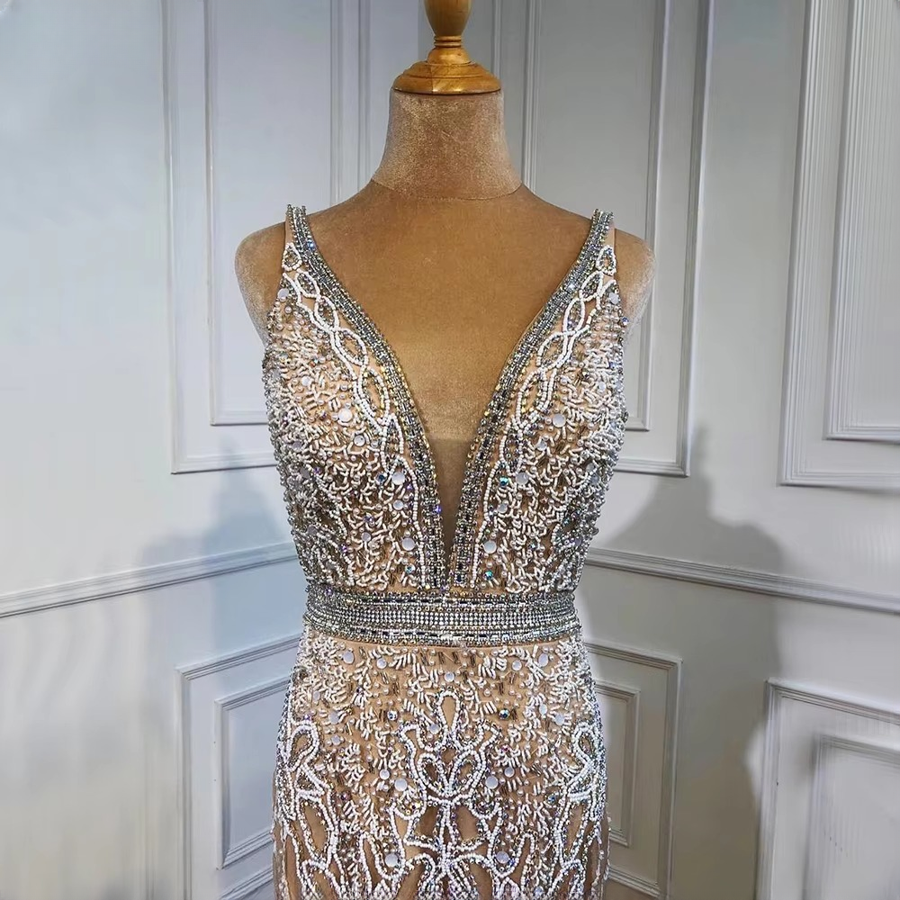 Elegant V-Neck Feather Mermaid Evening Party Dress - Image 3