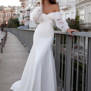 Simple Wedding Dress Mermaid V-Neck Long Sleeves Pleated Bridal Dresses