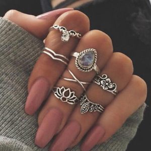 Boho Knuckle Embossed Hollow Out Gems Jewled Vintage Rings Set In 7 Pieces