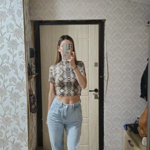 Casual High Collar Snake Print Medium Stretch Crop Top102_11zon