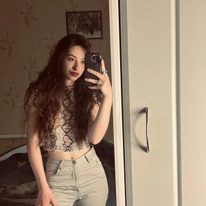 Casual High Collar Snake Print Medium Stretch Crop Top200_11zon