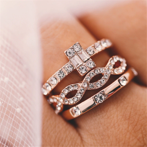 Crystal Twist Ring Couples Engagement Wedding Jewelry