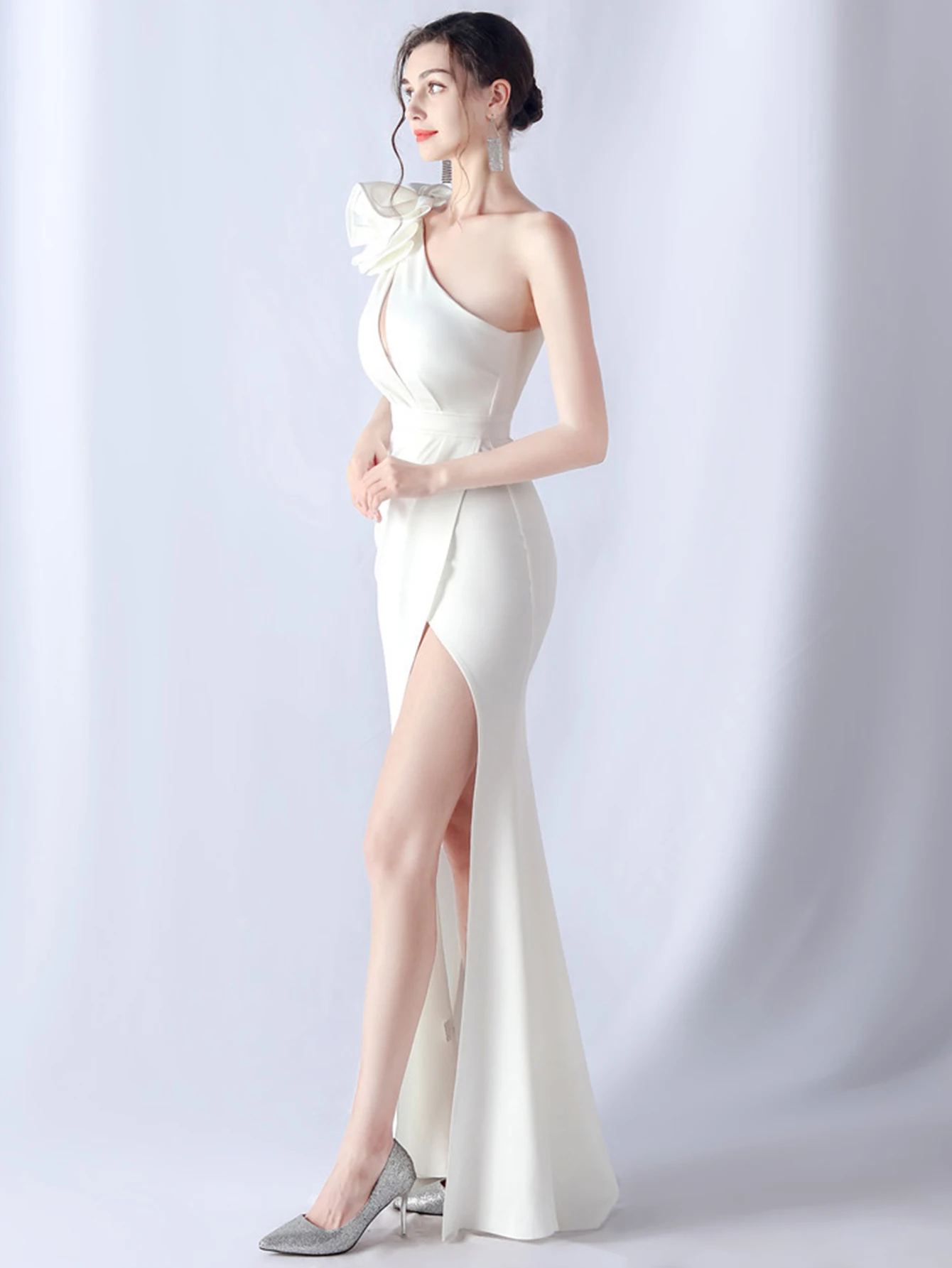 Elegant Backless Diamonds Floor-Length Birthday Party Maxi Dress - Image 38
