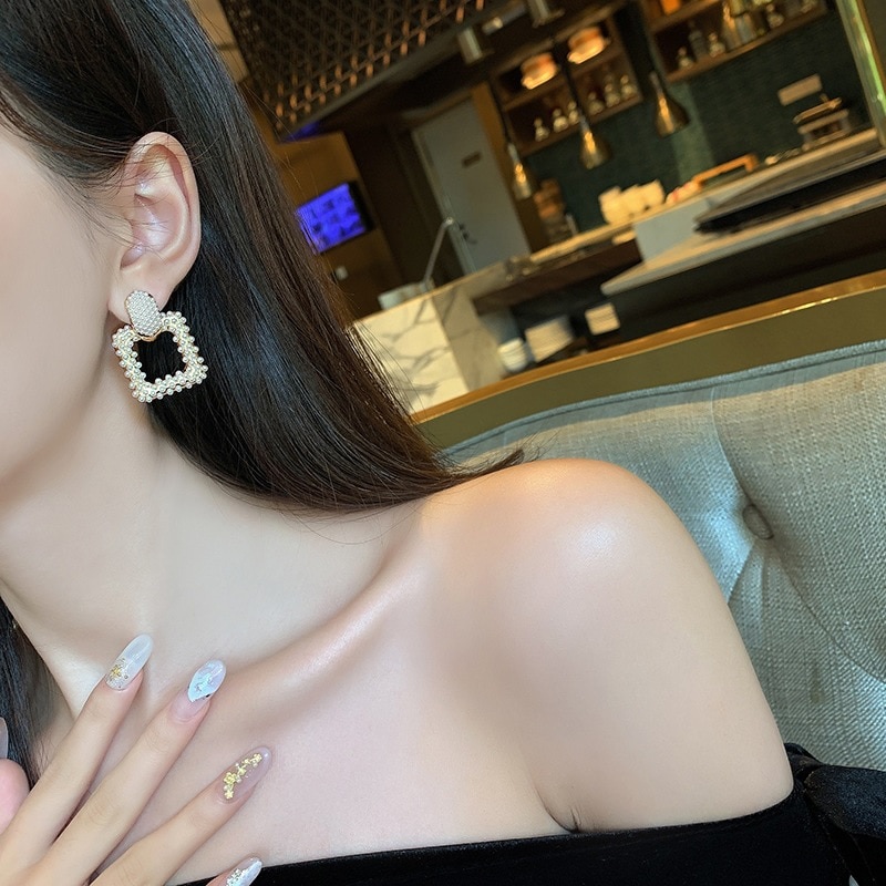 Elegant Pearl Geometric Square Dangle Earrings - Image 5