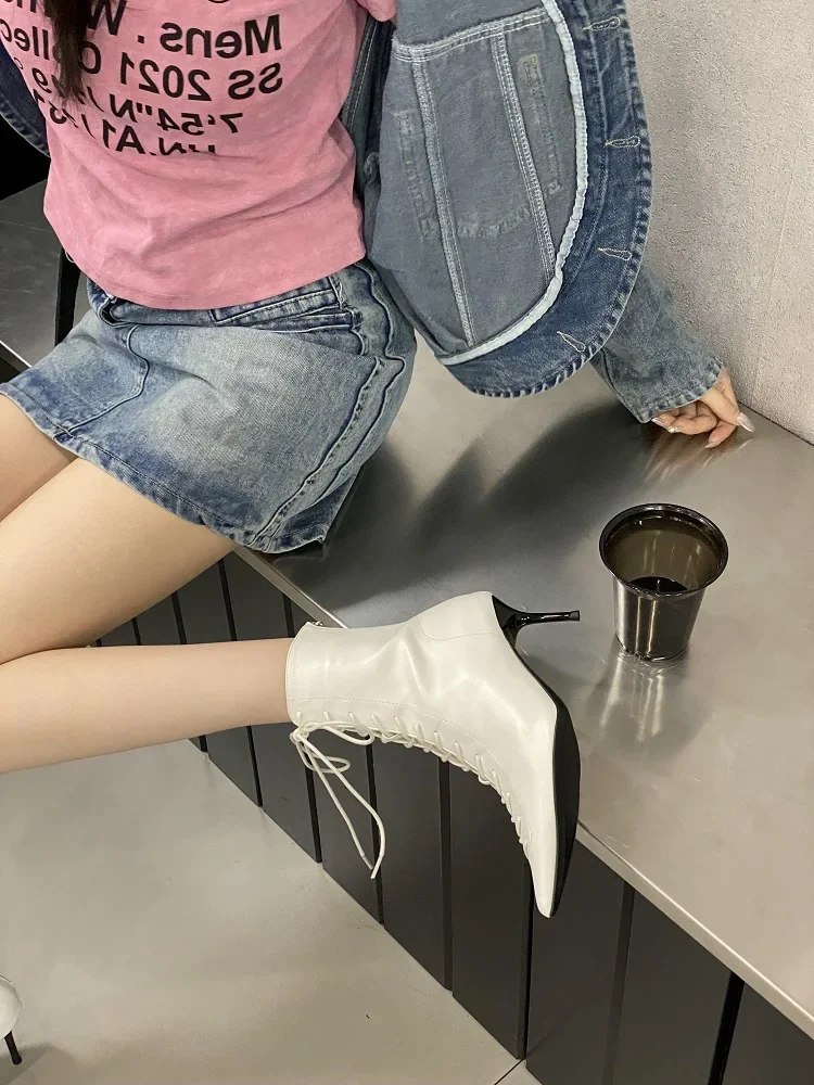 Elegant Street Style Pointed Toe T-tied Lace-up Ankle Boots - Image 3