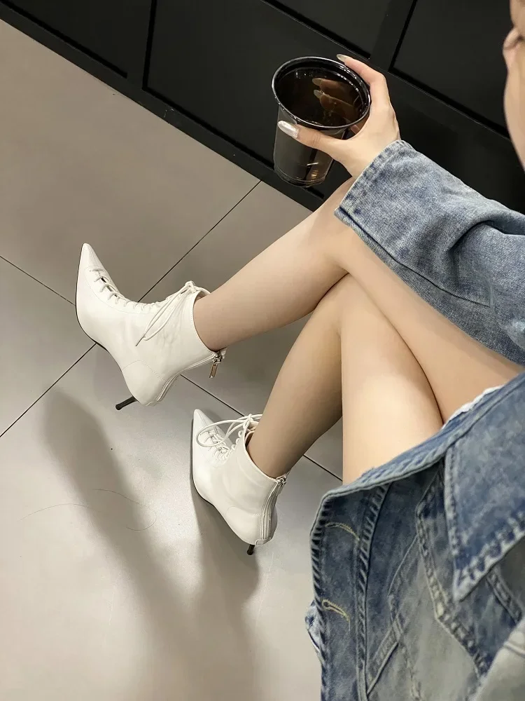 Elegant Street Style Pointed Toe T-tied Lace-up Ankle Boots