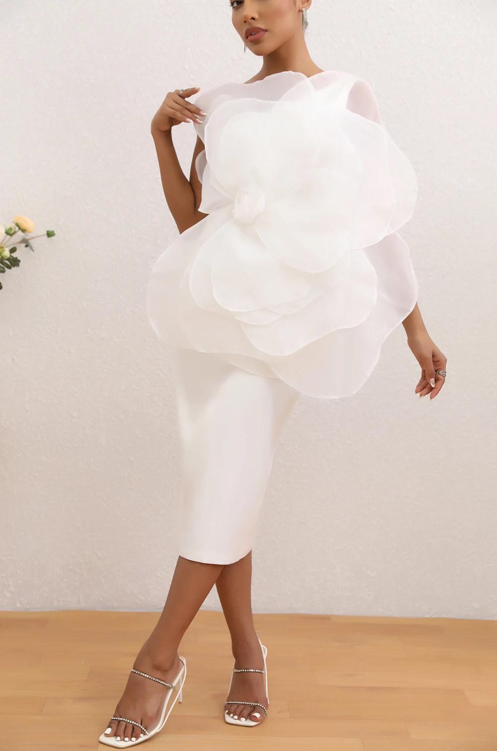 Elegant Three-Dimensional Flower One-Shoulder Medium Length Dress - Image 2