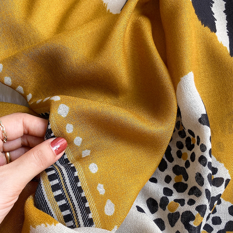 Fashion Leopard Print Scarves - Image 4