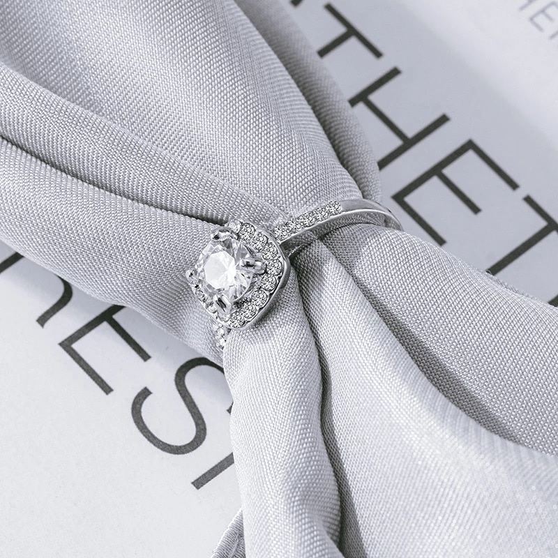 Fashion Luxury Crystal Engagement Ring - Image 3