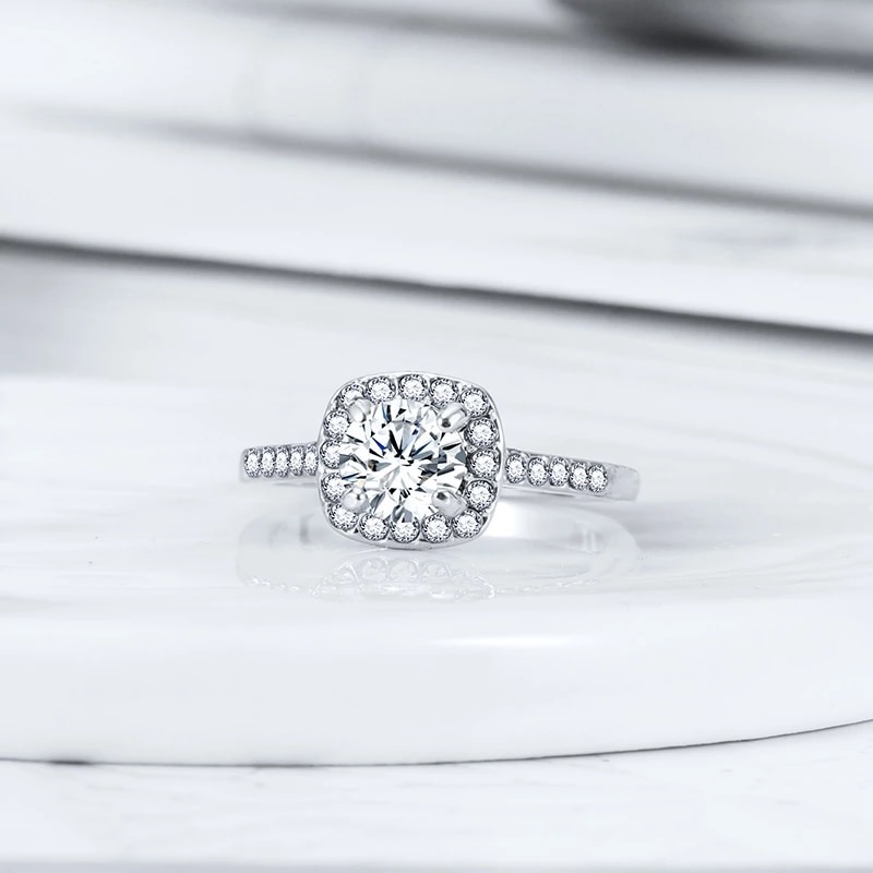 Fashion Luxury Crystal Engagement Ring - Image 5