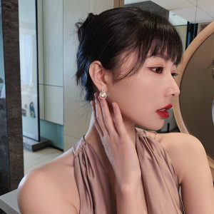 Fashion simple high-level temperament crystal earrings