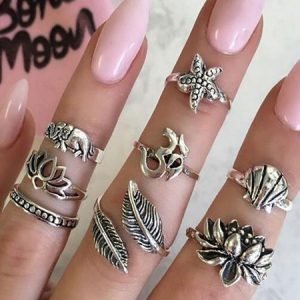 Rings Set In 8 Pcs Hollow Out Valentine Gift