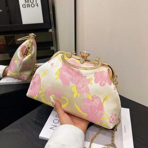 Flowers Fashion Three-Dimensional Clutch