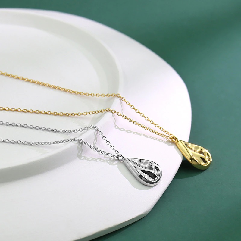 Small Design Irregular Water Drop Necklace - Image 3