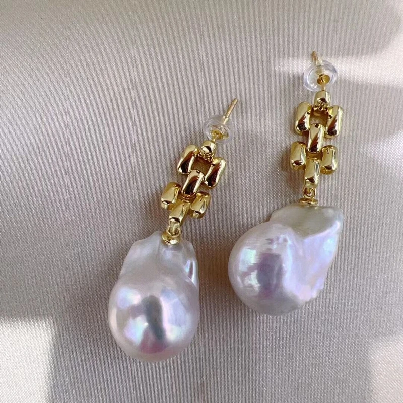 Strong Bright White Baroque Earrings Elegant Style Jewelry - Image 2