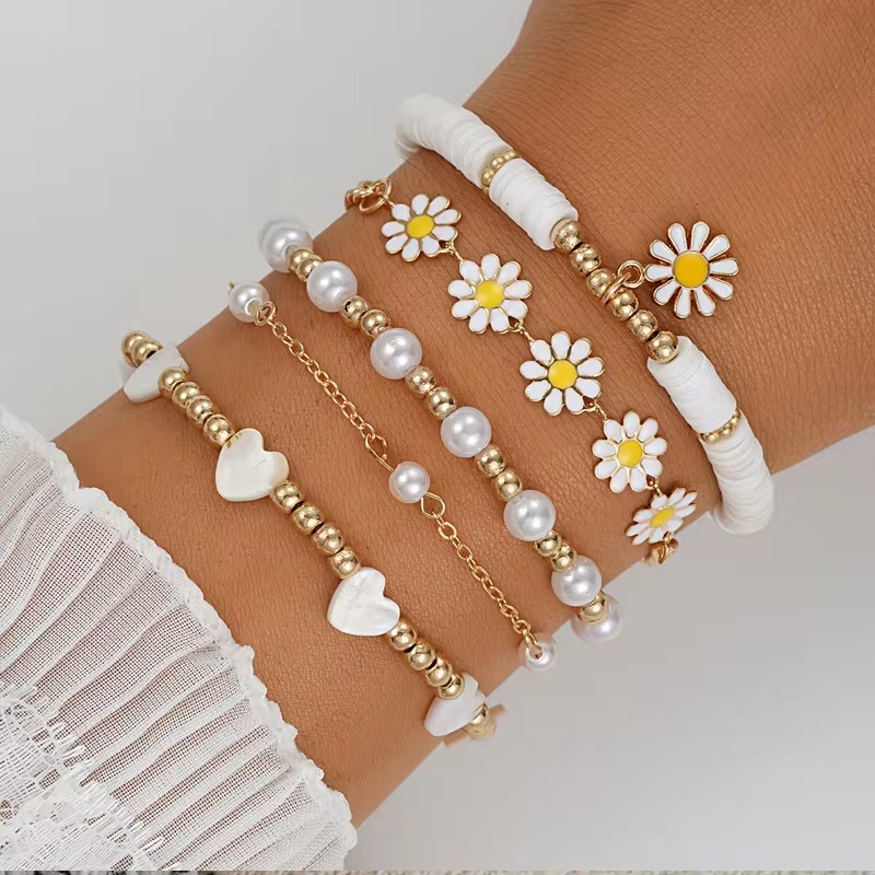 Vintage Pearl Daisy Flower Beaded Pendant Bracelet Set
