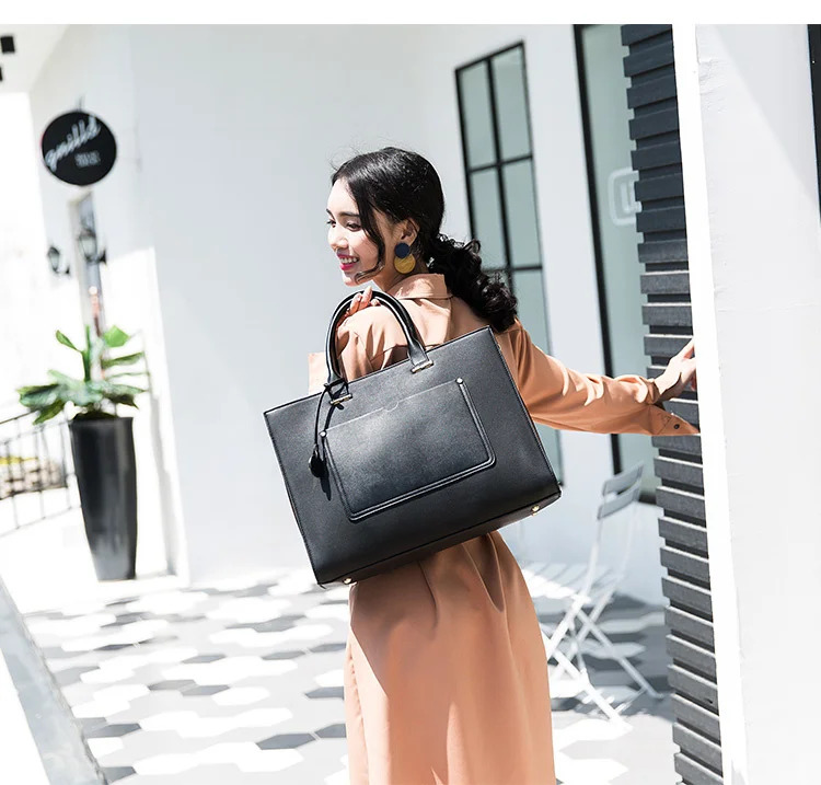 Large Capacity Fashion Leather Messenger Bag - Image 2