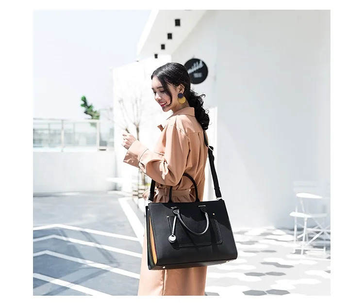 Large Capacity Fashion Leather Messenger Bag - Image 3