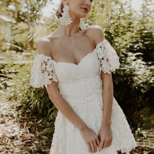 Lace Solid Off-The-Shoulder Back Zipper Short Sleeves Short Bridal Wedding Dresses