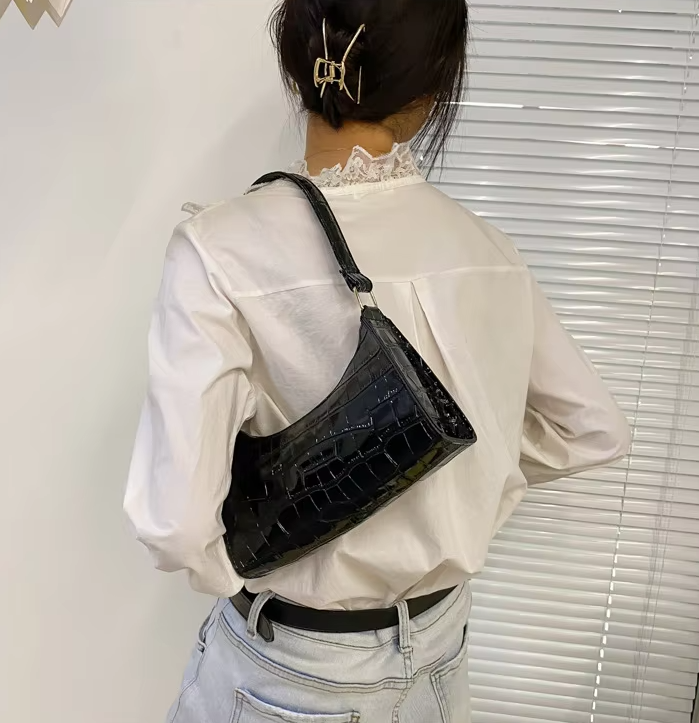 Casual PU Leather Solid Color Chain Retro Totes Shoulder Shopping Handbag - Image 13