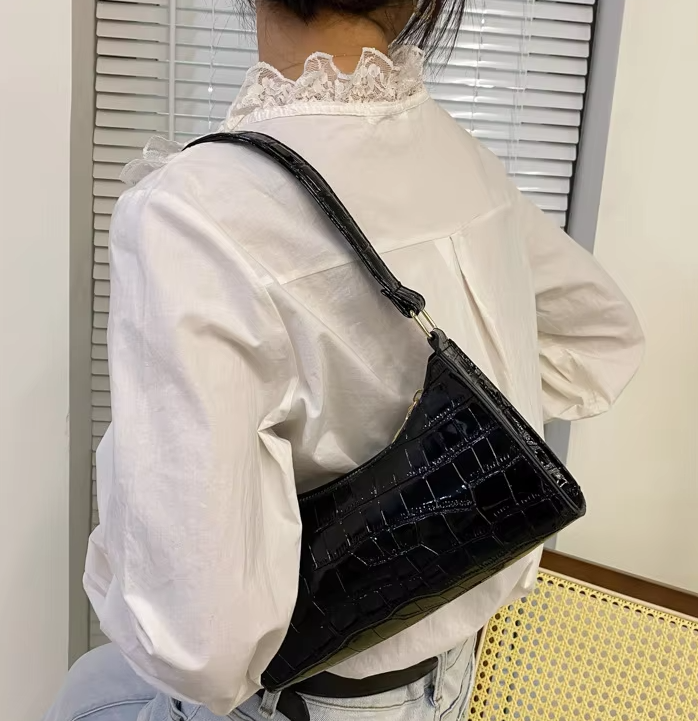 Casual PU Leather Solid Color Chain Retro Totes Shoulder Shopping Handbag - Image 11