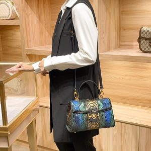Elegant Solid chain Interior Slot Pocket designer single shoulder handbag