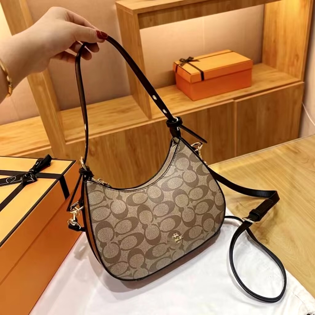 Trendy Versatile Leisure Leather Horizontal square Simple Designer Shoulder Hobo Bag - Image 2