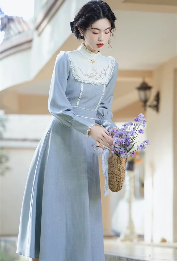 Vintage Embroidery Floral Lantern Sleeve Midi Dress - Image 3