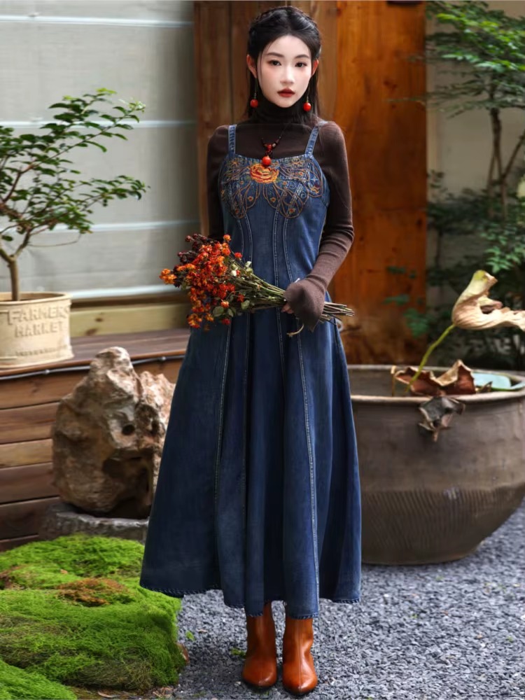 Elegant Embroidered Square Collar Slim Fit Retro Strap Denim Long Dress - Image 2