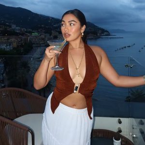 Elegant Halter V Neck Sleeveless Backless Ruched Club Crop Tops