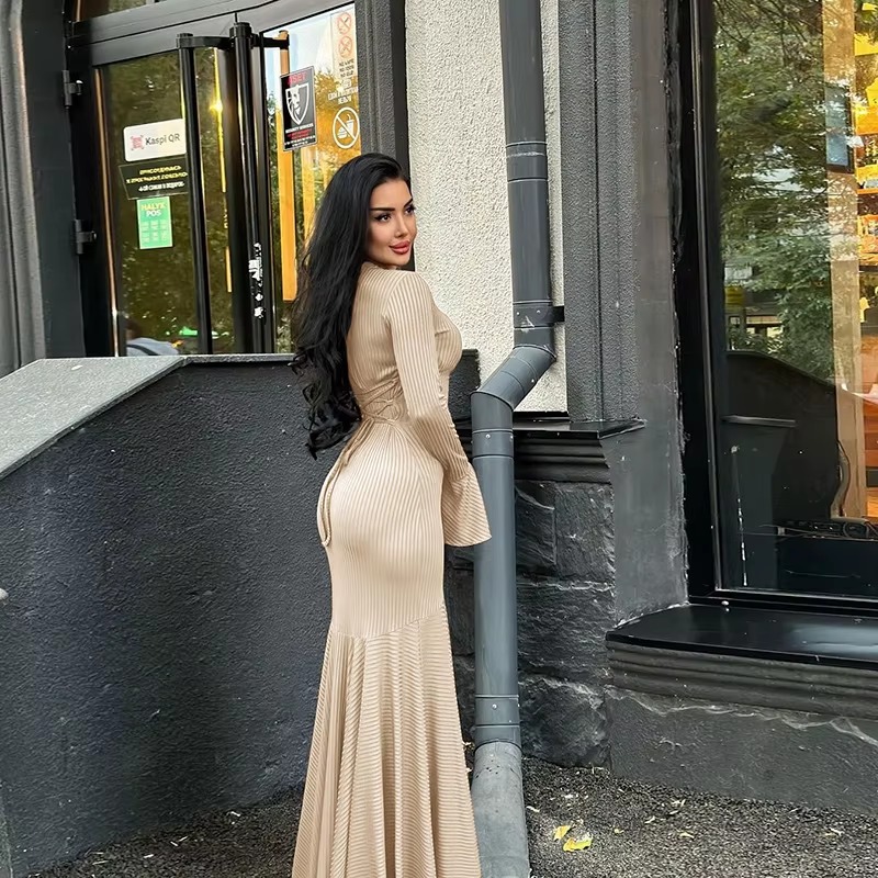 Elegant O-Neck Pleated Flared Sleeves Fishtail Maxi Dress - Image 4