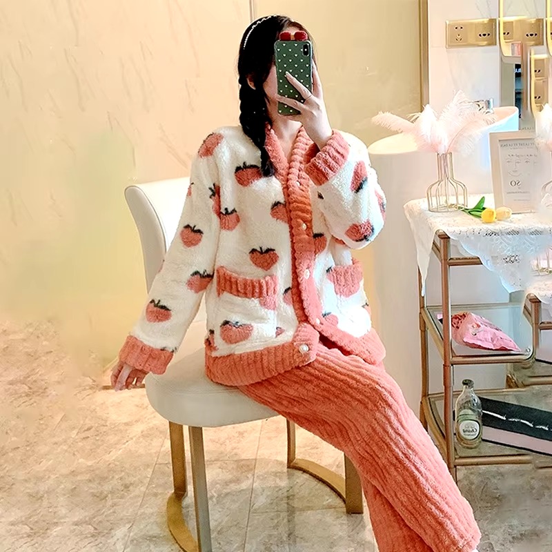 Padded And Thickened Warm Coral Velvet 2 Piece Pajamas Set - Image 2