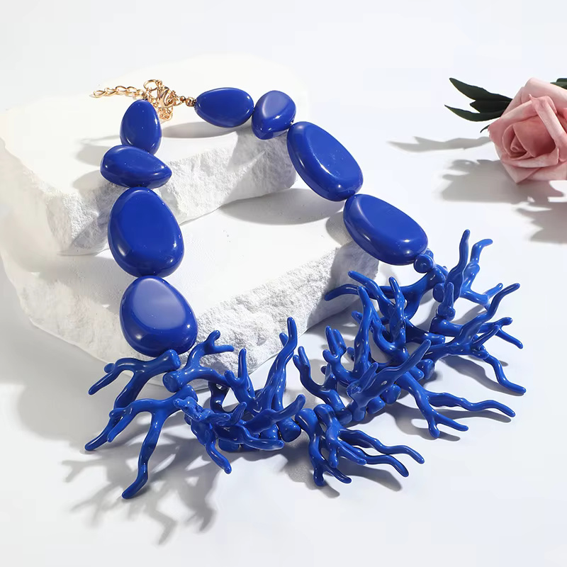 Bohemian Trendy Beaded Chain Big Beads Coralline Pendant Necklace - Image 2