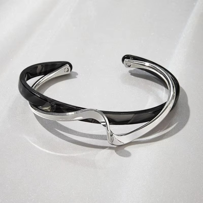Geometric C- shaped Opening Shellfish Board Bend Metal Bracelets - Image 2