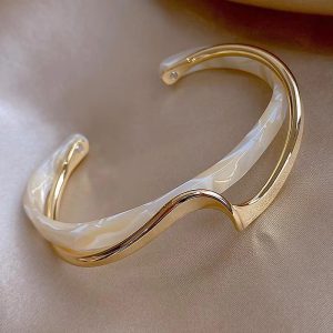 Board Bend Metal Geometric C- shaped Opening Shellfish Bracelets