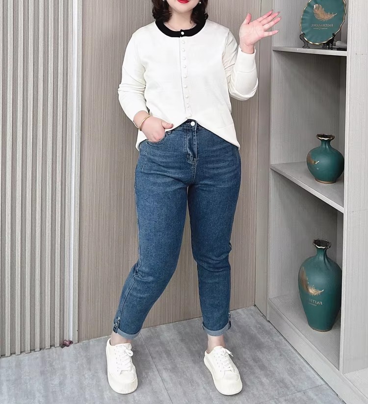 Casual Two Buttons High Waist Stretched Slim Plus Size Jeans - Image 2