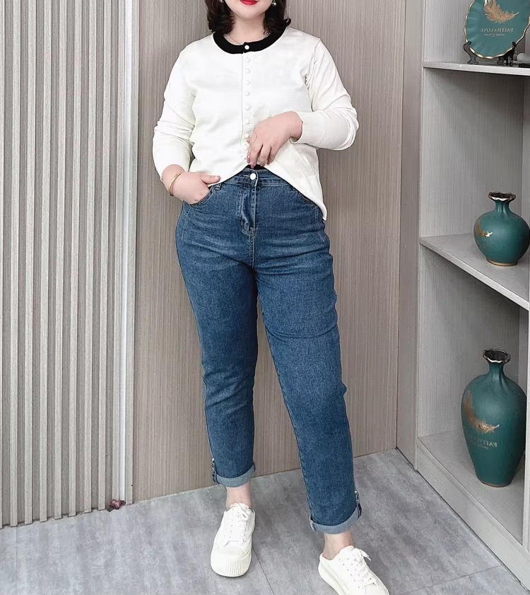 Casual Two Buttons High Waist Stretched Slim Plus Size Jeans - Image 4