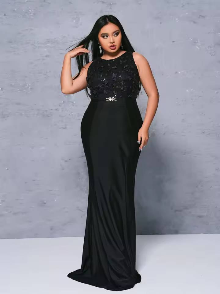 Elegant Empire Round Neck Plus Size Floor-Length Maxi Dress