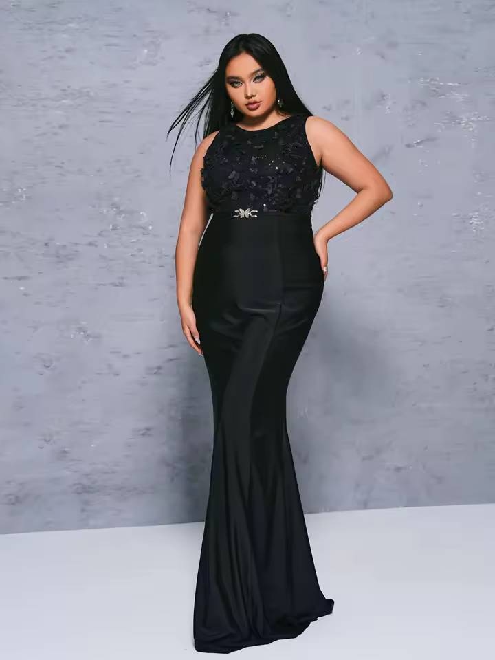 Elegant Empire Round Neck Plus Size Floor-Length Maxi Dress - Image 5
